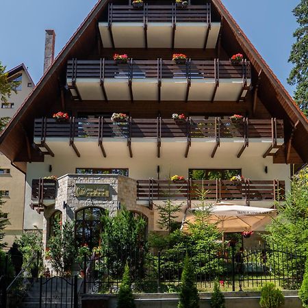 Opus Villa Sinaia Ngoại thất bức ảnh The house of the writer in the village of Vrana