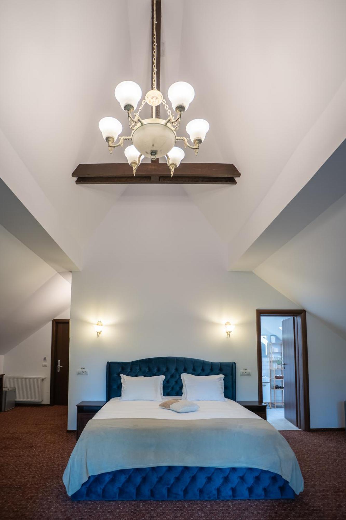Opus Villa Sinaia Ngoại thất bức ảnh A bedroom at the hotel
