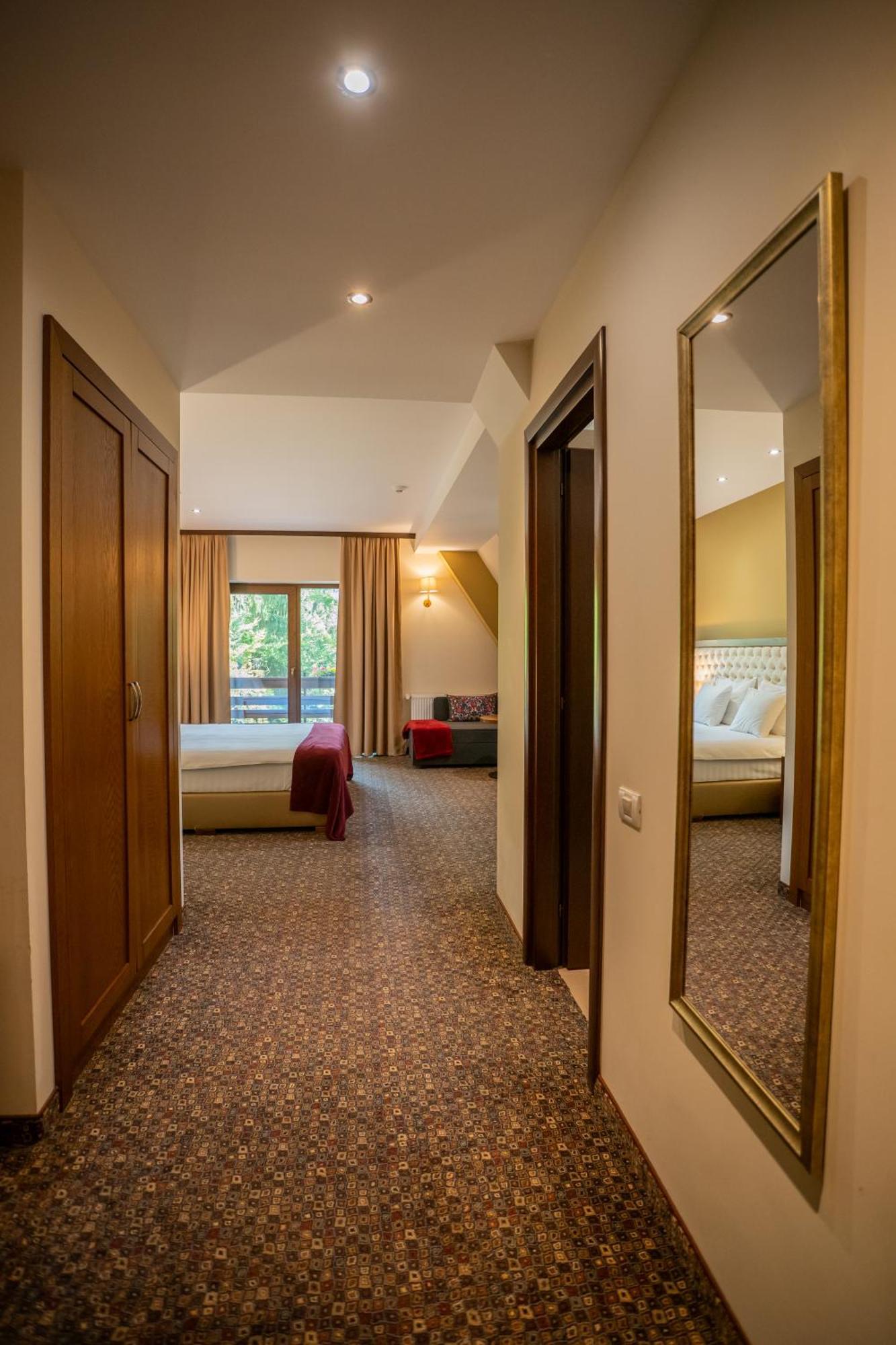 Opus Villa Sinaia Ngoại thất bức ảnh Family room