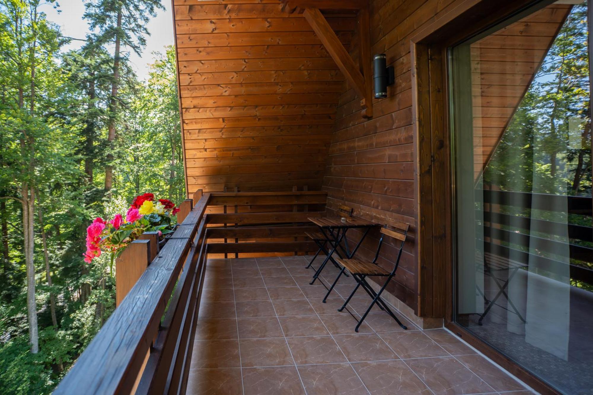 Opus Villa Sinaia Ngoại thất bức ảnh A balcony