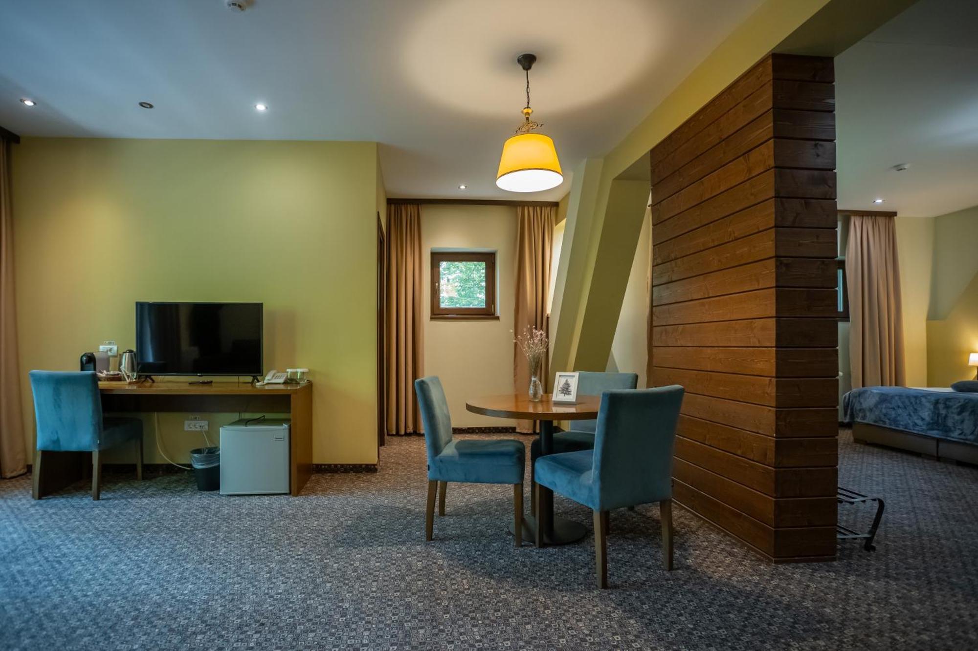 Opus Villa Sinaia Ngoại thất bức ảnh A room at the hotel