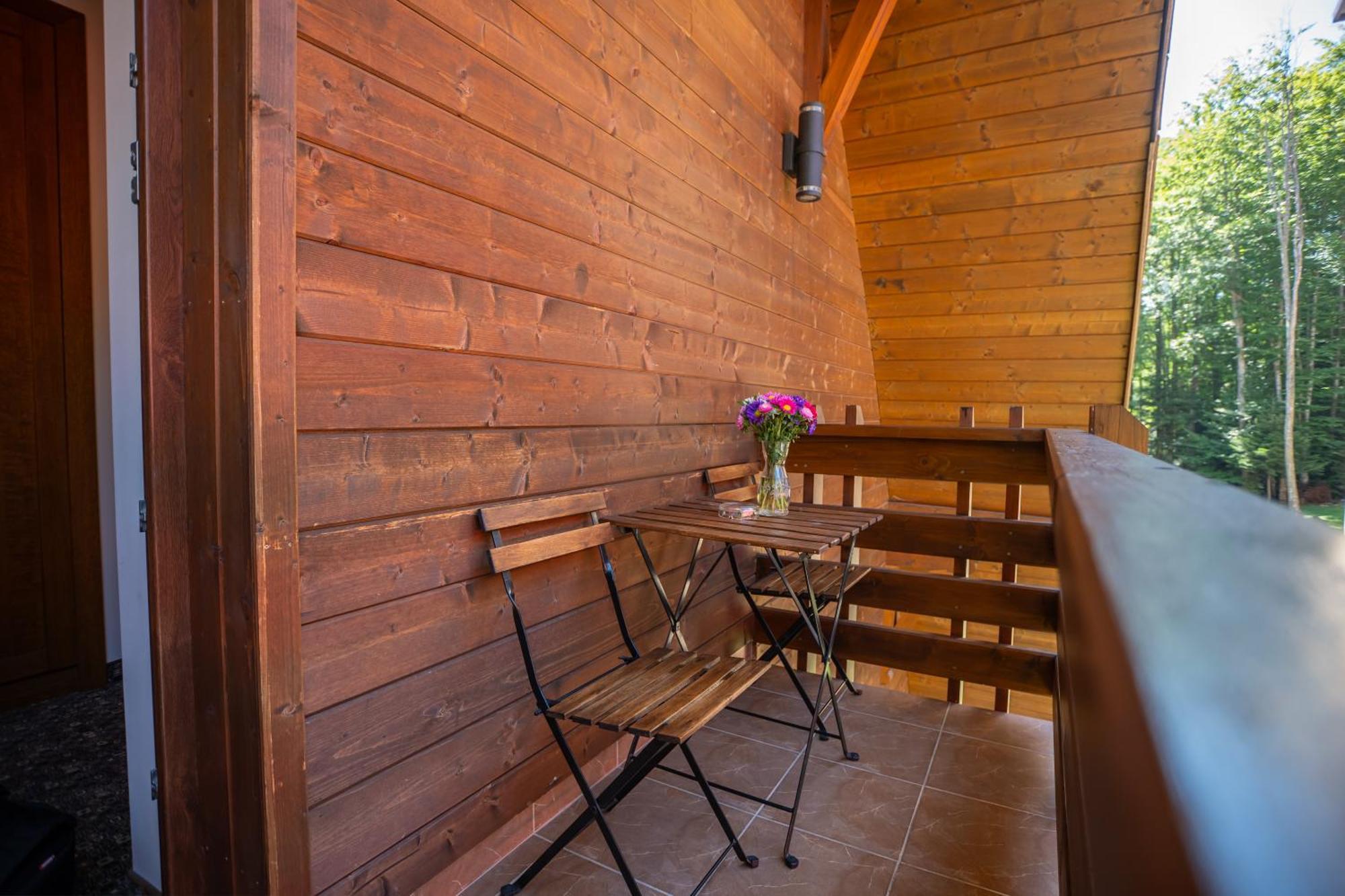 Opus Villa Sinaia Ngoại thất bức ảnh A balcony