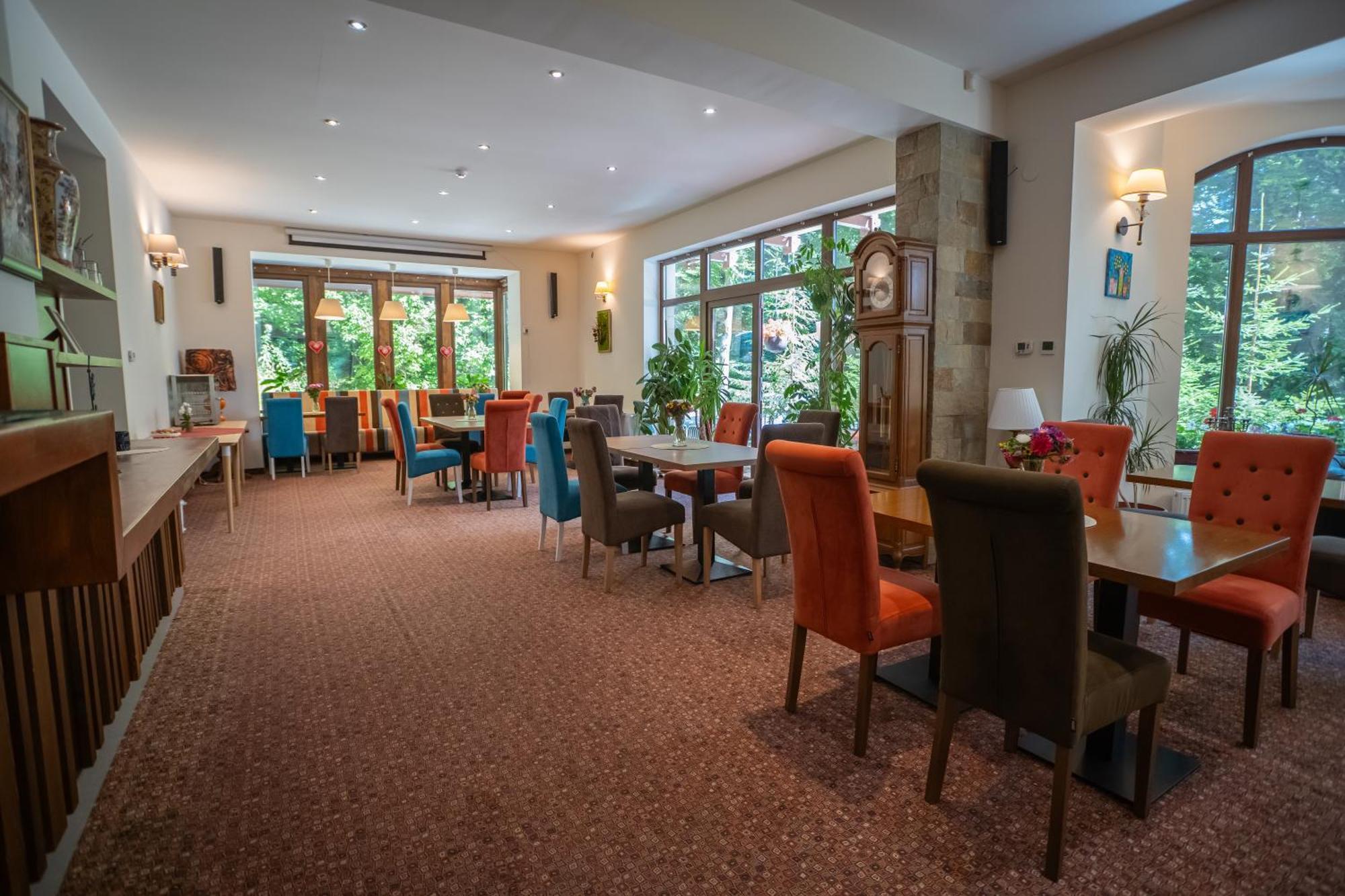 Opus Villa Sinaia Ngoại thất bức ảnh The restaurant